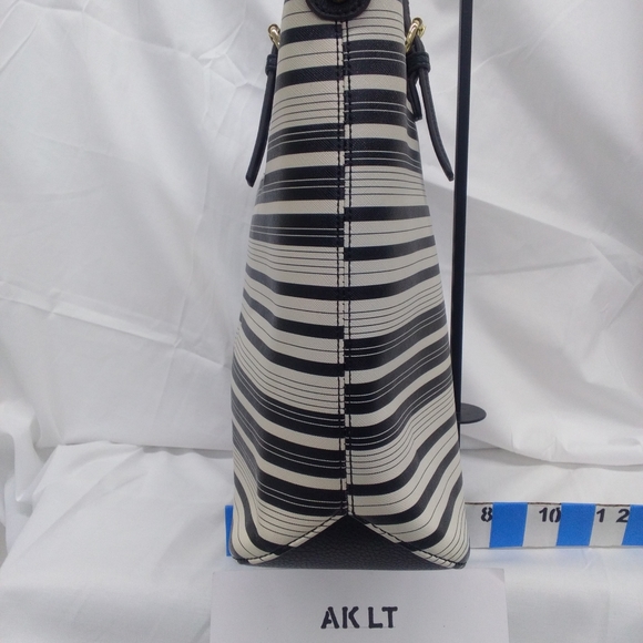 Anne Klein Vintage Ebony and Ivory Two-Handle § - Picture 4 of 13